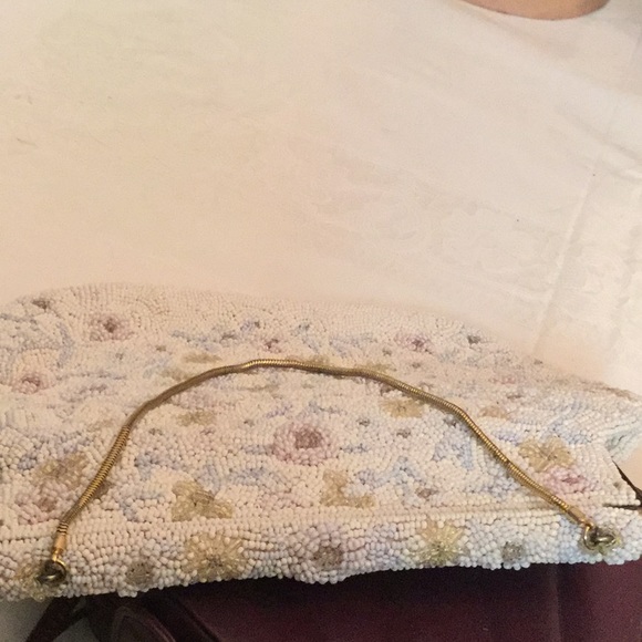 Gorgeous vintage beaded bag -floral pattern - Picture 4 of 8